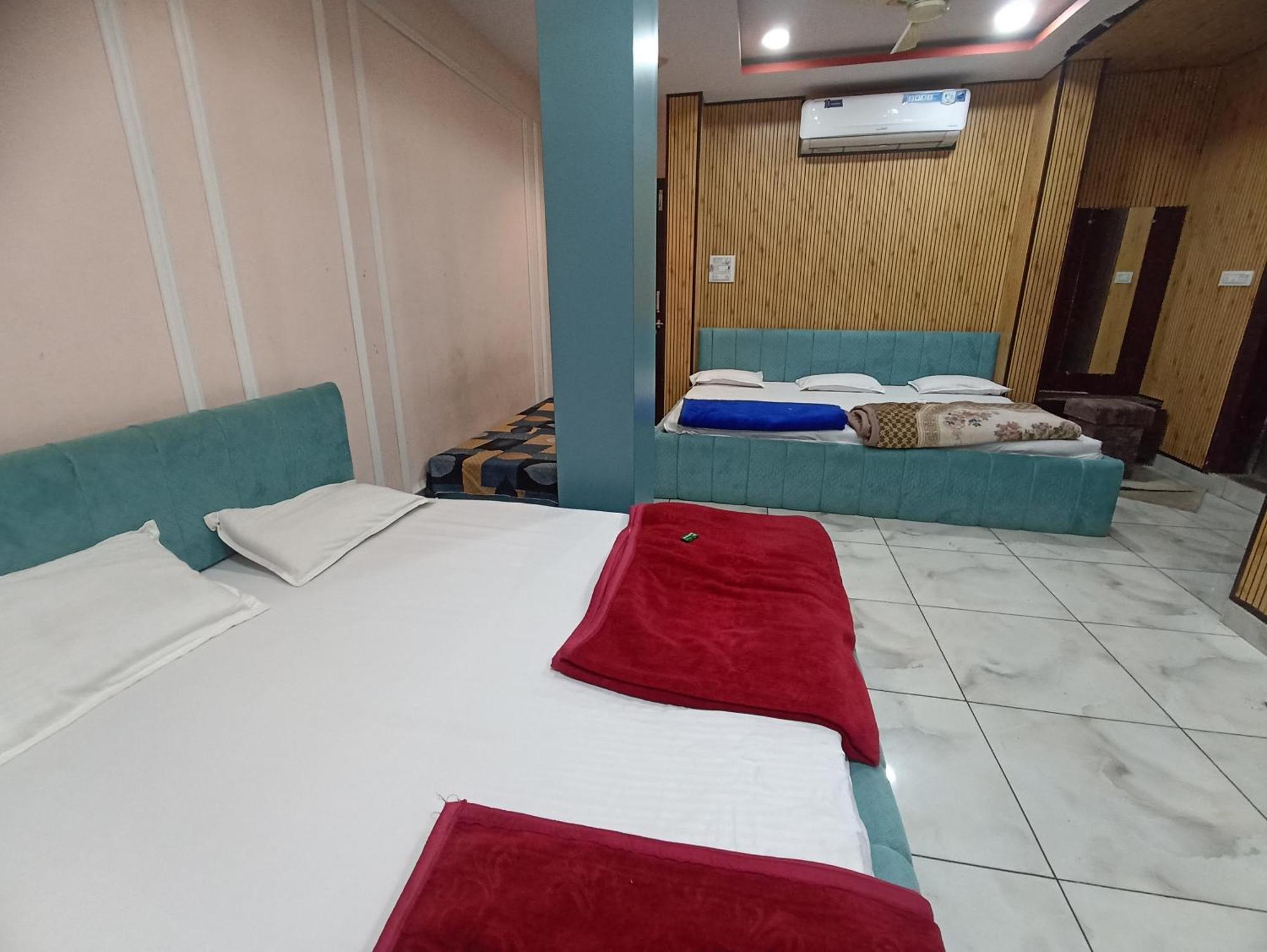 Shree Krishna Palace 3*